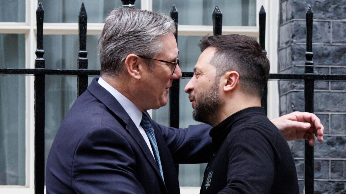 Zelenski presiona a Starmer para el uso de misiles británicos en Rusia