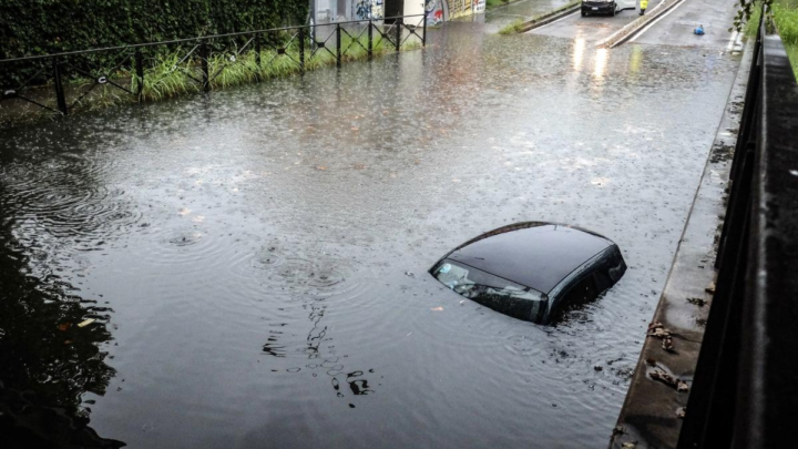 Lluvias torrenciales azotan el centro de Francia y generan graves inundaciones