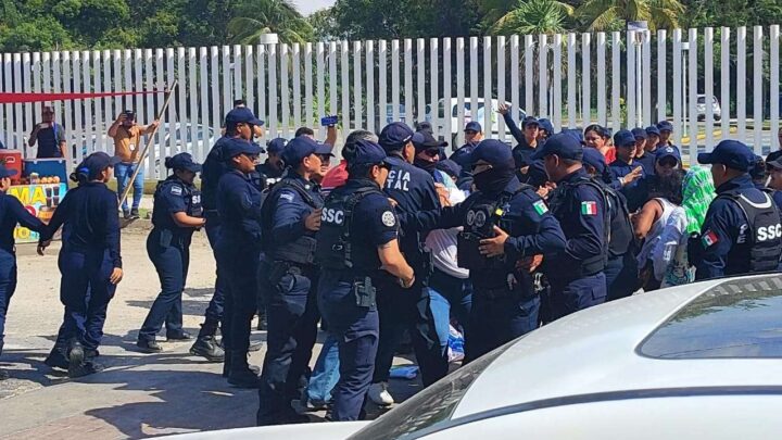 Represión policial a madres buscadoras en Chetumal deja 10 lesionadas