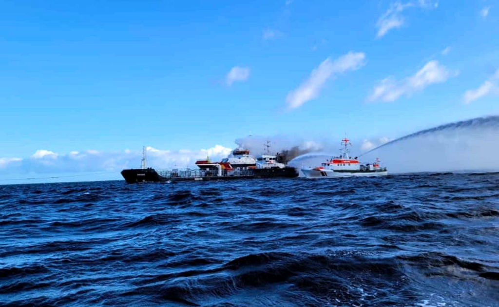 Incendio en un petrolero en el Mar Báltico; todos los tripulantes rescatados