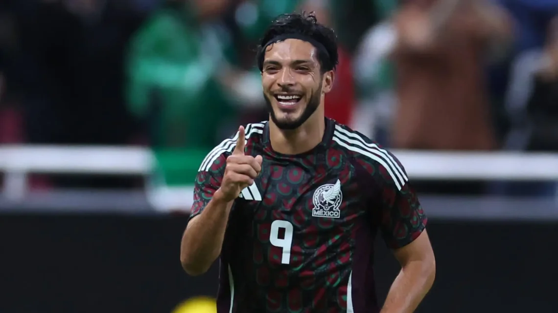 Raúl Jiménez se consolida como uno de los máximos goleadores de la Selección Mexicana