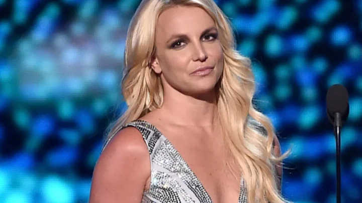 Britney Spears sufre graves quemaduras tras explosión de chimenea