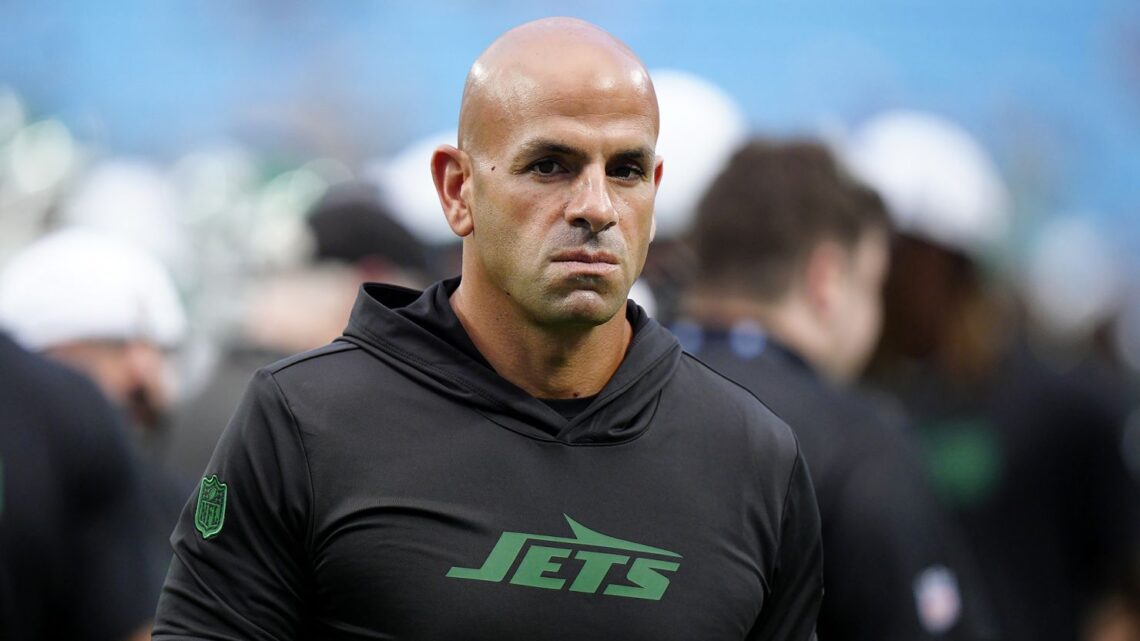 Jets de Nueva York despiden a su entrenador tras inicio decepcionante