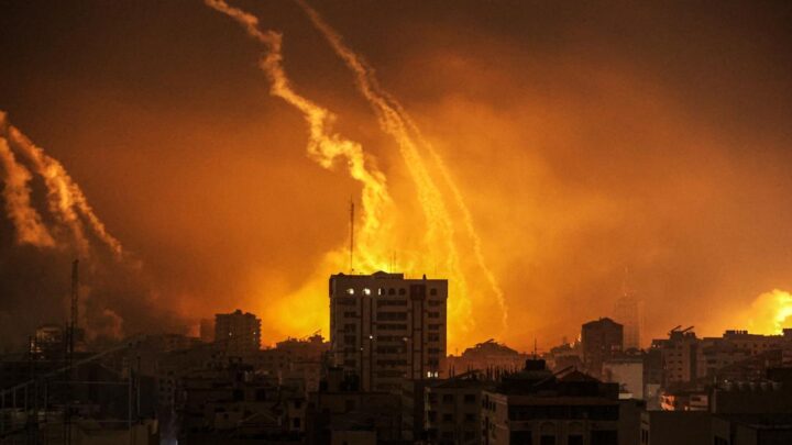  Intensificación del conflicto: Bombardeos en Gaza y ataques a fuerzas de paz en Líbano