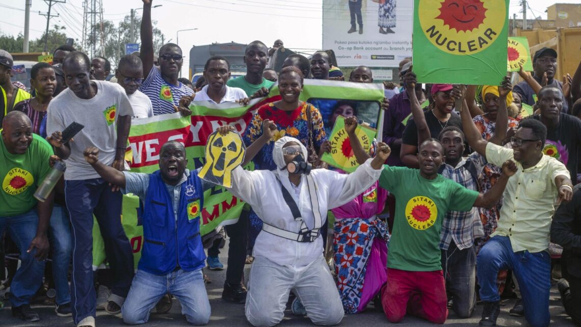 Protestas en Kenia contra construcción de central nuclear en área de biodiversidad