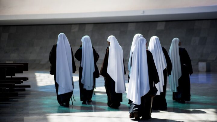 Monja acusada de robar objetos religiosos de oro valorados en 80.000 euros