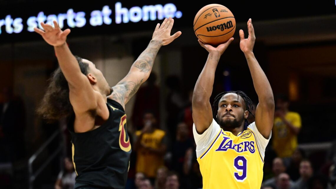 Bronny anota sus primeros puntos en la NBA