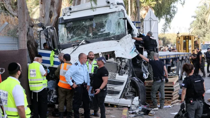 Fatal embestida en Tel Aviv: un muerto y 36 heridos tras ataque con camión