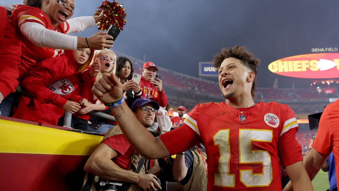 Mahomes y los Chiefs se mantienen invictos tras vencer a los Saints