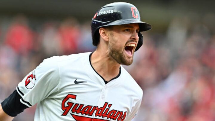 Cleveland avanza a la serie de campeonato