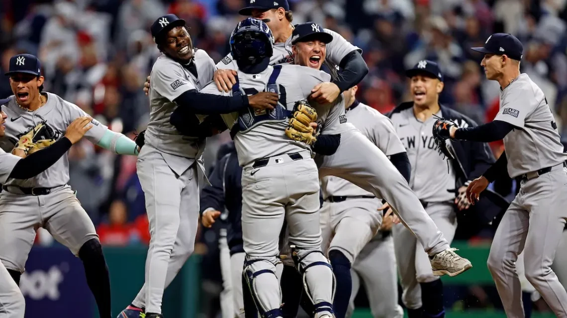 Yankees avanzan a la Serie Mundial tras vencer a los Guardians