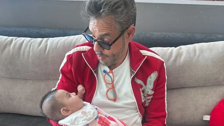 Eugenio Derbez emociona con su tierno reencuentro con su nieta Tessa
