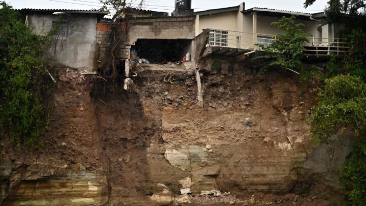 Más de 100.000 afectados por la tormenta Sara en Centroamérica