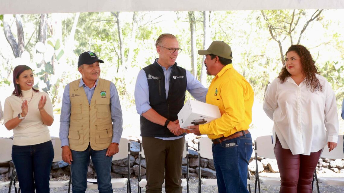 Entrega Marco Del Prete equipamiento a brigadas forestales y contra incendios