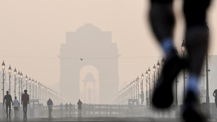 Nueva Delhi envuelta en smog tóxico tras el festival de Diwali