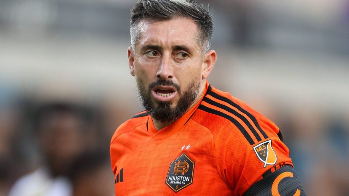 Héctor Herrera se arrepiente del incidente con el árbitro