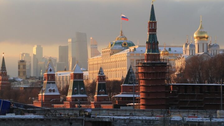 Kremlin justifica lanzamiento de misil hipersónico contra Ucrania