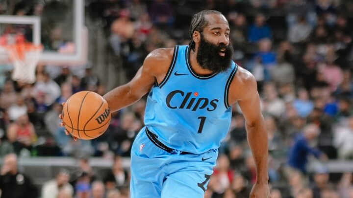 James Harden alcanza el segundo lugar histórico en triples de la NBA