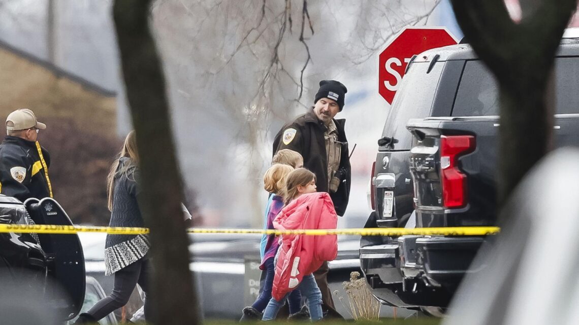 Tiroteo en escuela de Wisconsin deja tres muertos, incluida la atacante