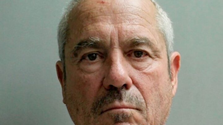 Confunde a su hijo con un intruso y lo mata; después quema el cuerpo en Texas