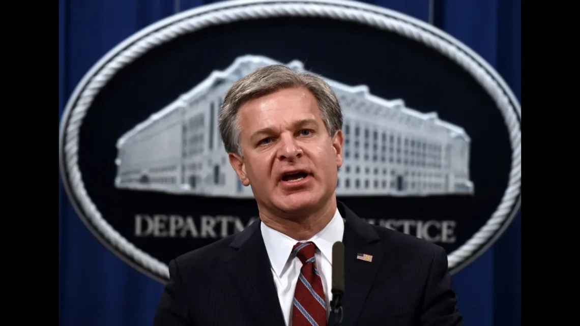 Chris Wray dimite como director del FBI tras anuncio de Trump