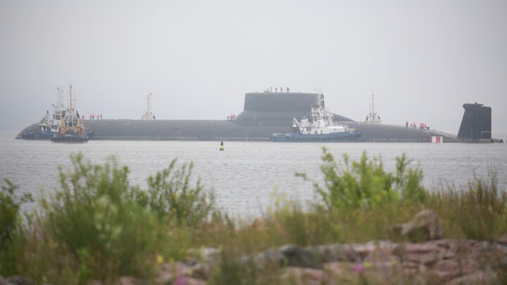 Japón moviliza avión y buque naval tras detectar submarino ruso cerca de Taiwán