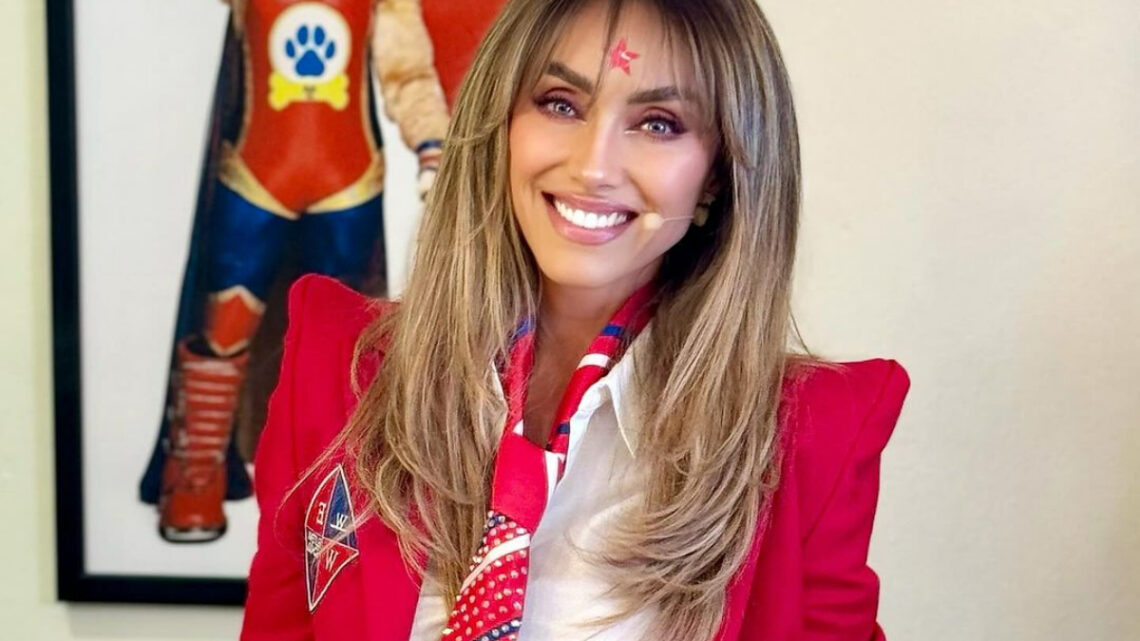Anahí revive a Mía Colucci a 20 años de Rebelde