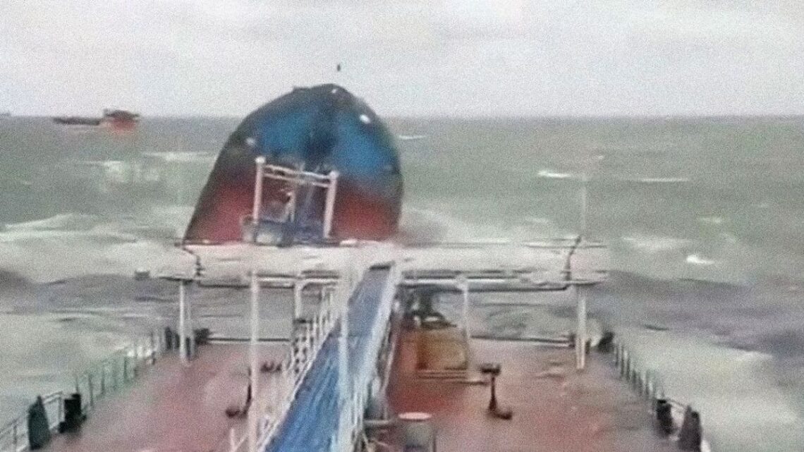 Derrame de petróleo en el estrecho de Kerch pone en riesgo el medio ambiente
