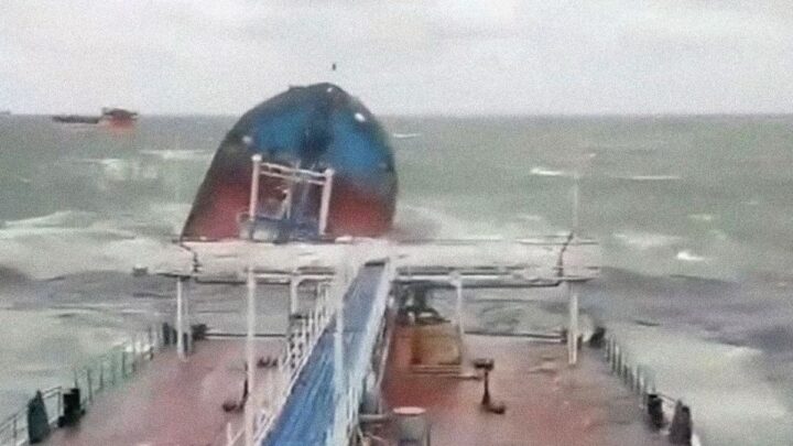 Derrame de petróleo en el estrecho de Kerch pone en riesgo el medio ambiente
