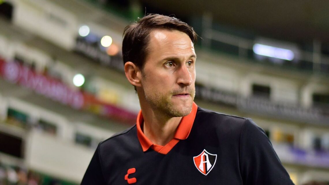 Beñat San José es destituido como director técnico del Atlas