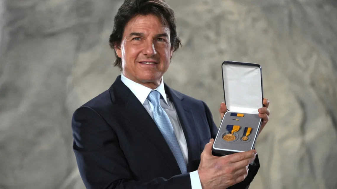 Tom Cruise recibe el máximo honor de la Marina de EE.UU.