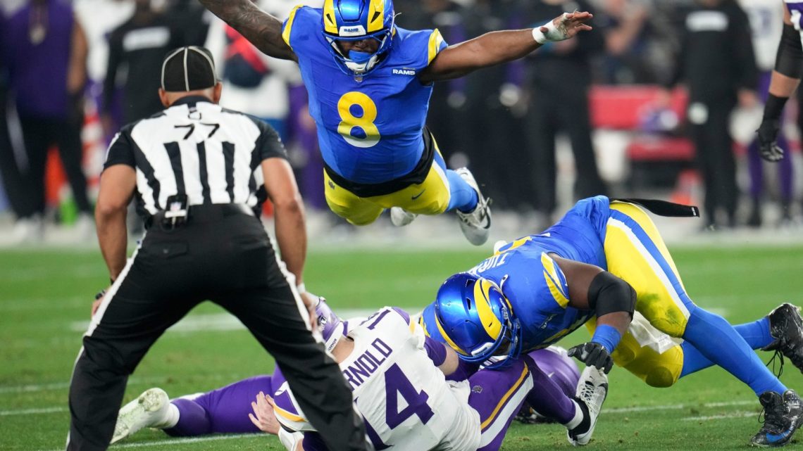 Los Rams avanzan de ronda tras dominar a los Vikings