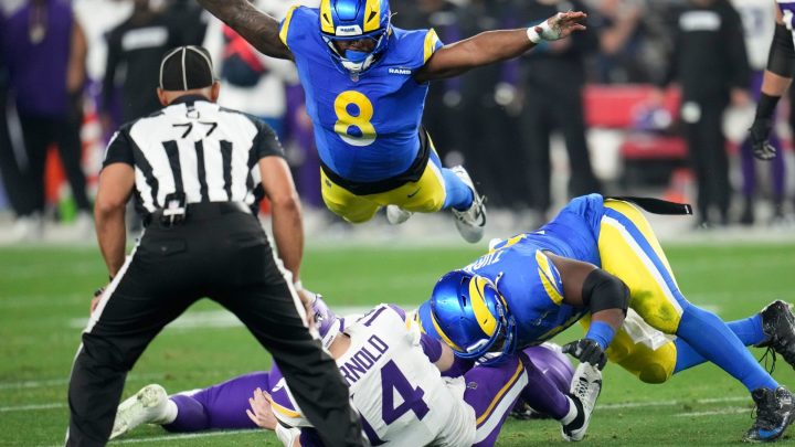 Los Rams avanzan de ronda tras dominar a los Vikings