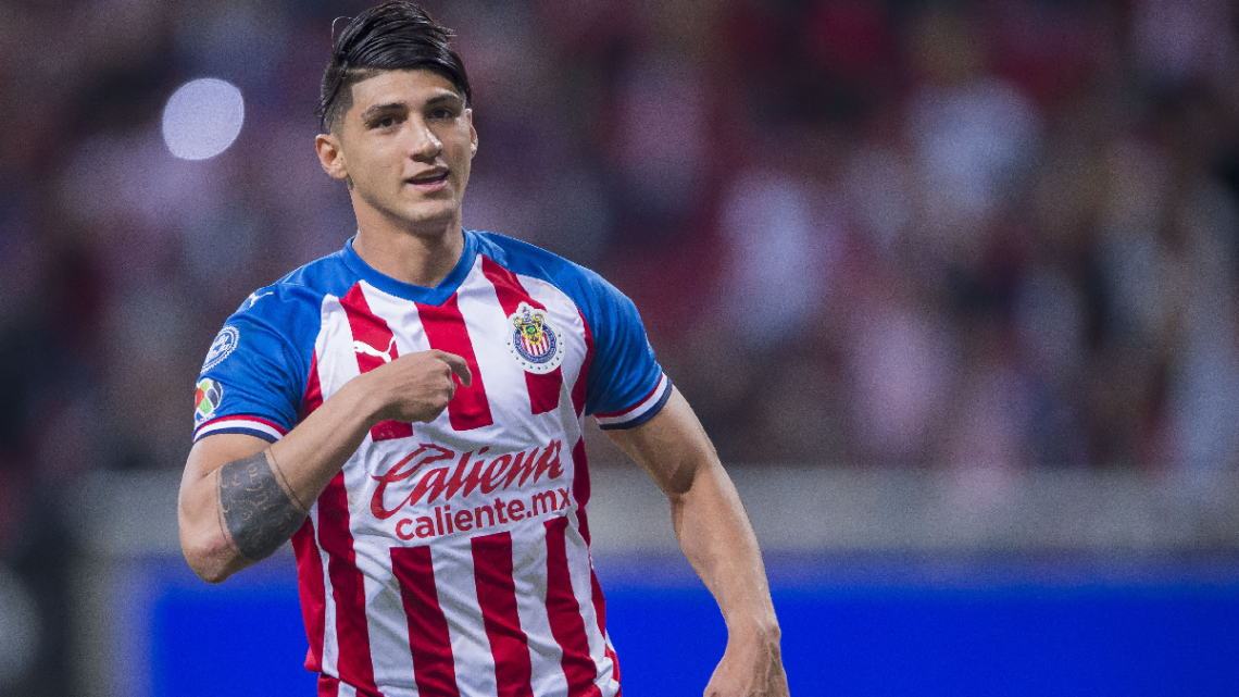 Alan Pulido, a punto de regresar a Chivas