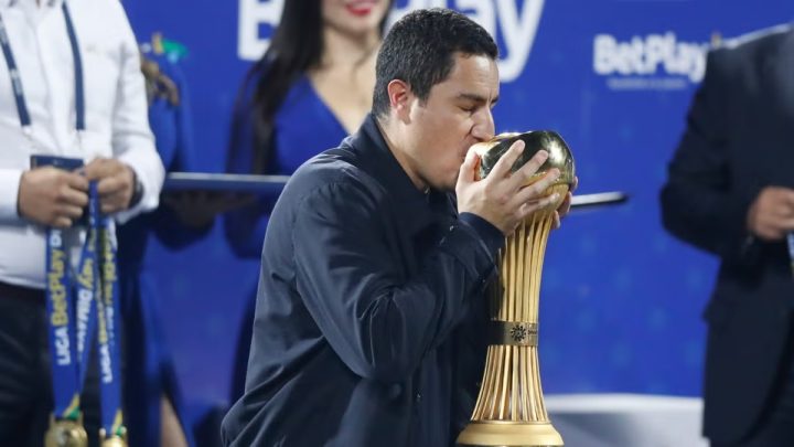 Efraín Juárez aspira a superar a Javier Aguirre como entrenador