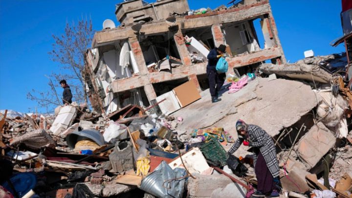 Terremoto de 7,1 sacude el Tíbet y deja más de cien muertos