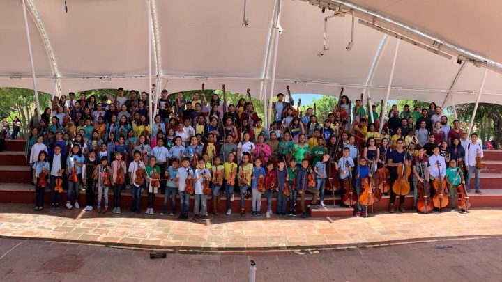Ofrecen concierto orquestas infantiles en Humilpan
