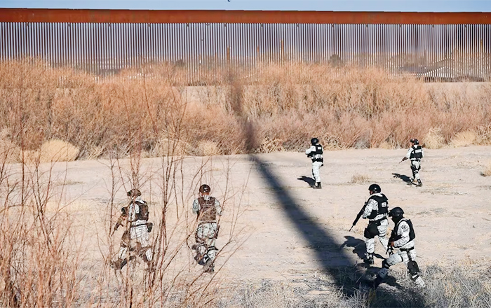 EU evalúa que el Pentágono controle parte de la frontera sur y detenga a migrantes