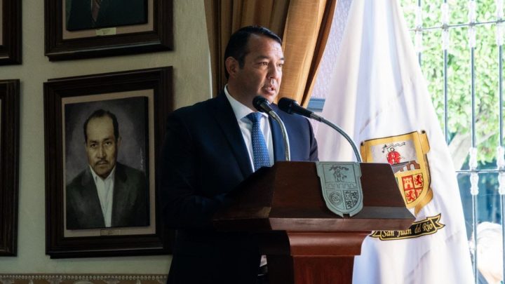 Roberto Cabrera conmemora 178 Aniversario de que se concedió el título de ciudad a San Juan del Río