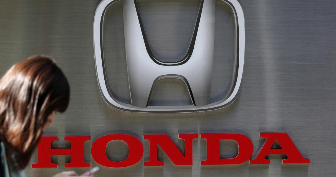Honda moverá producción de autos de México y Canadá a EU, reporta diario japonés