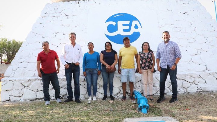 Entregan CEA y SEGOB línea de conducción en Mompaní