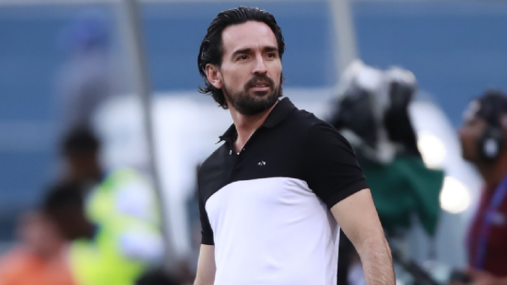 Con Chivas, Espinoza ha dirigido un total de cuatro partidos en Liga MX, de los cuales no ha conseguido un solo triunfo