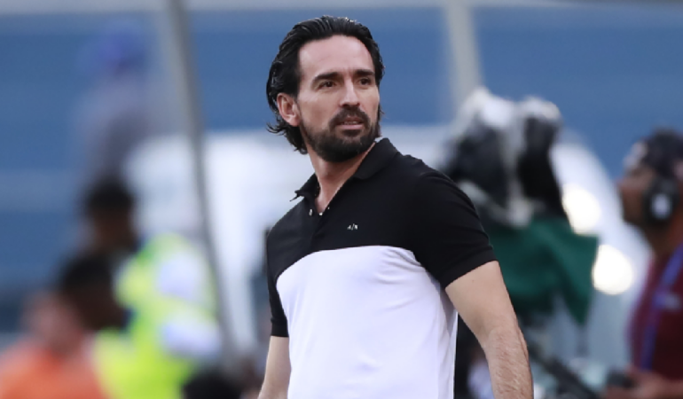 Con Chivas, Espinoza ha dirigido un total de cuatro partidos en Liga MX, de los cuales no ha conseguido un solo triunfo