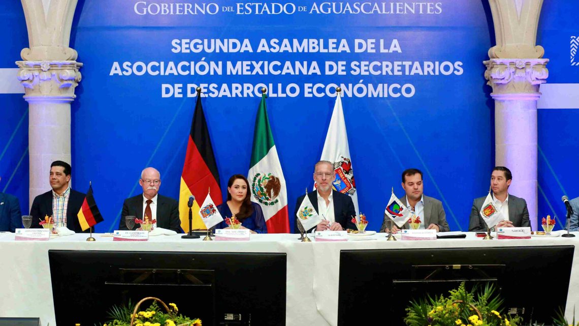 Encabeza Marco Del Prete asamblea de la AMSDE