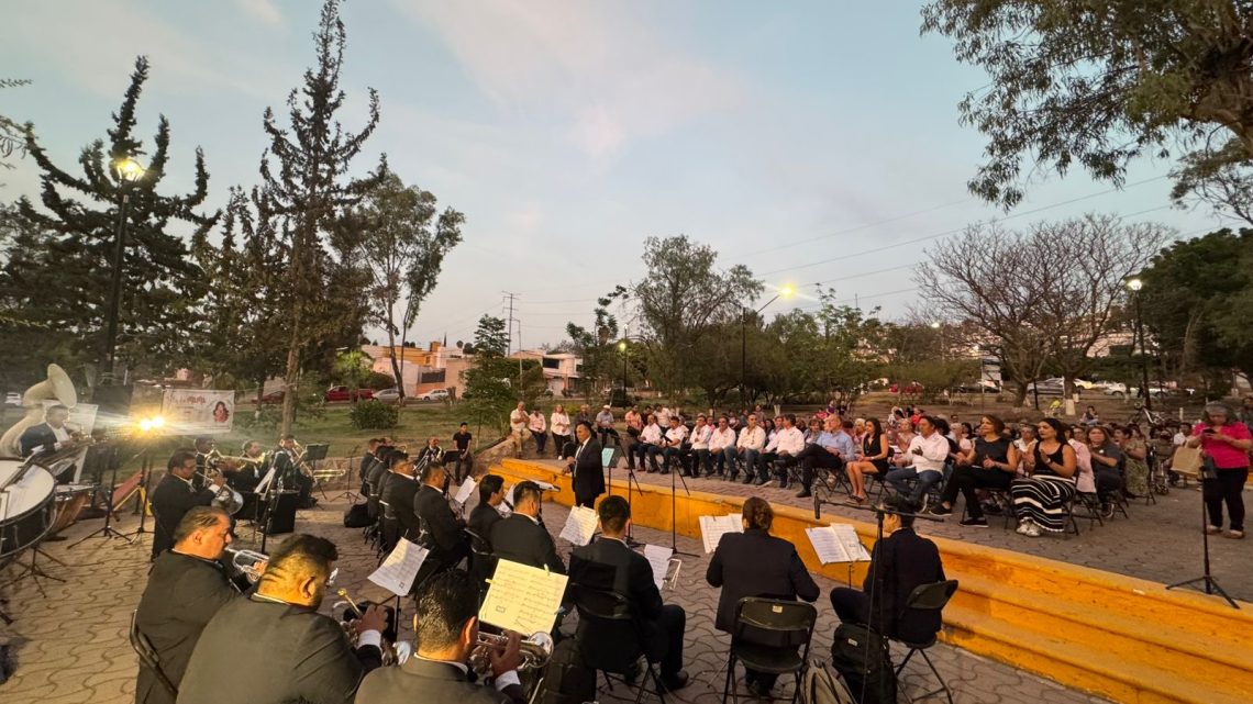 Celebran autoridades a las Madres en Tejeda