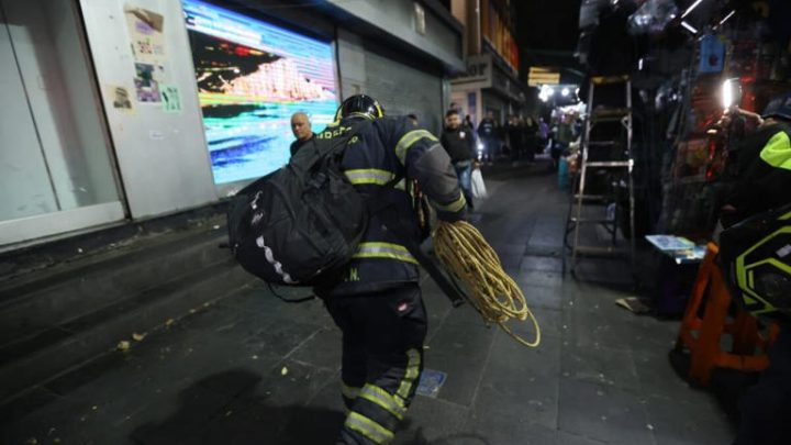 Un atasco en el piso 4 del edificio requirió la intervención de los bomberos