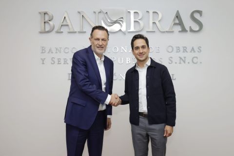 Presenta Gobernador carpeta de proyectos a titular de BANOBRAS