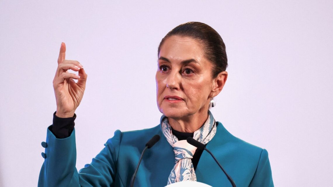 El Manual de Percepciones ordena que ninguna persona servidora pública podrá recibir una remuneración mayor a la establecida para la persona titular de la Presidencia en el Presupuesto de Egresos