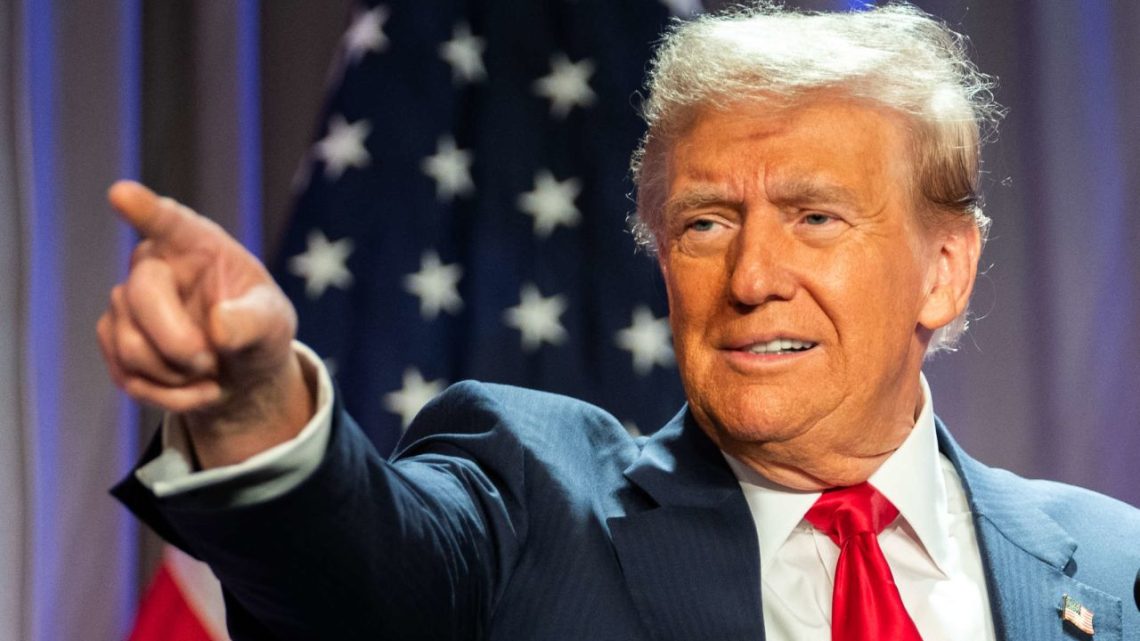 Trump defendió su enfoque de aumentar las tasas arancelarias al 145% sobre los productos chinos, solo para retroceder al 30% durante 90 días de negociaciones