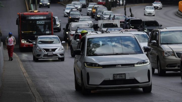 ¡Anótale! Estos son los autos que no podrán circular mañana en la Zona Metropolitana del Valle de México